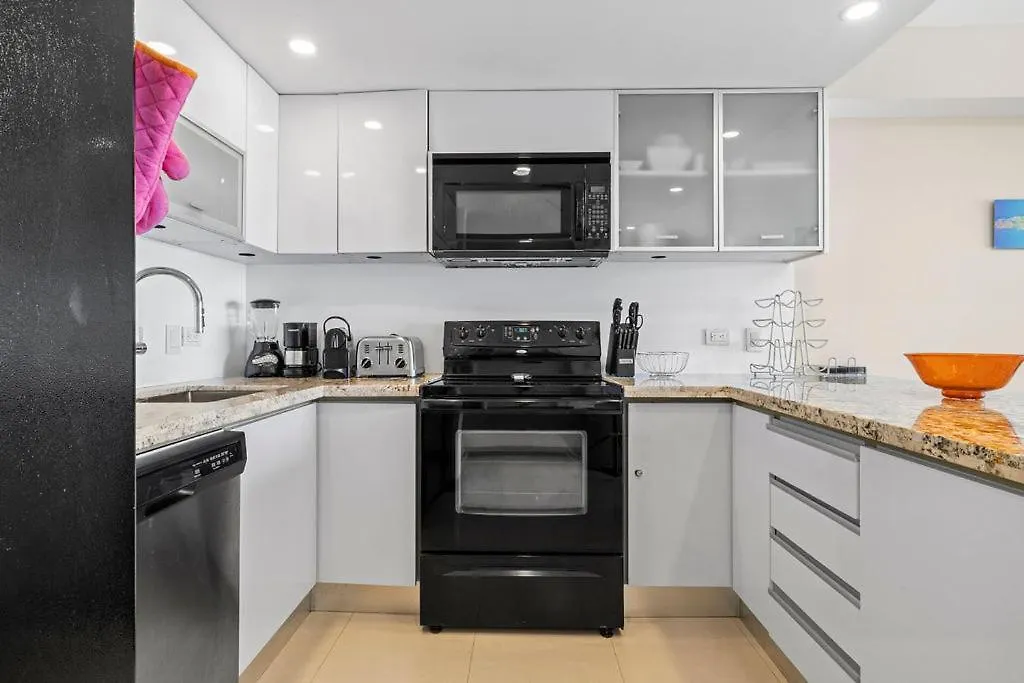 Daire Relaxing And Classic Best Beachfront Condo Palm Beach
